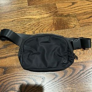 Lululemon belt bag